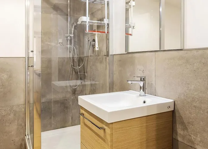 Titina 4*